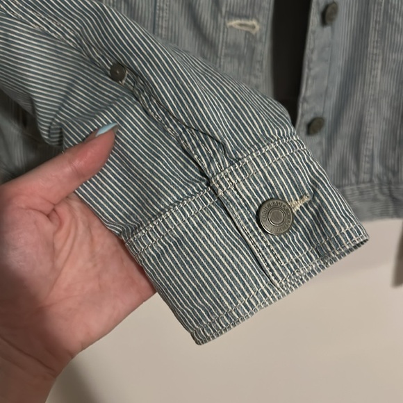 EDDIE BAUER | Light Blue Pin Stripped Lightweight Shirt Jean Jacket Button Up - Picture 6 of 15